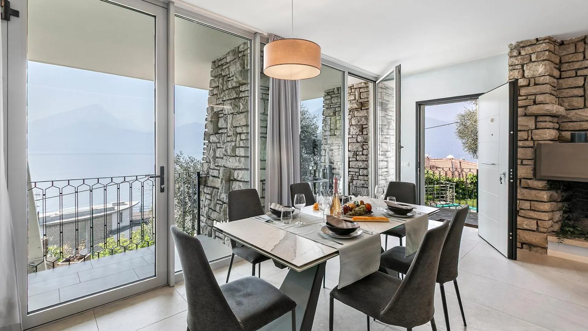 Daire Lake View Villa Mercurio With Shared Pool Brenzone sul Garda