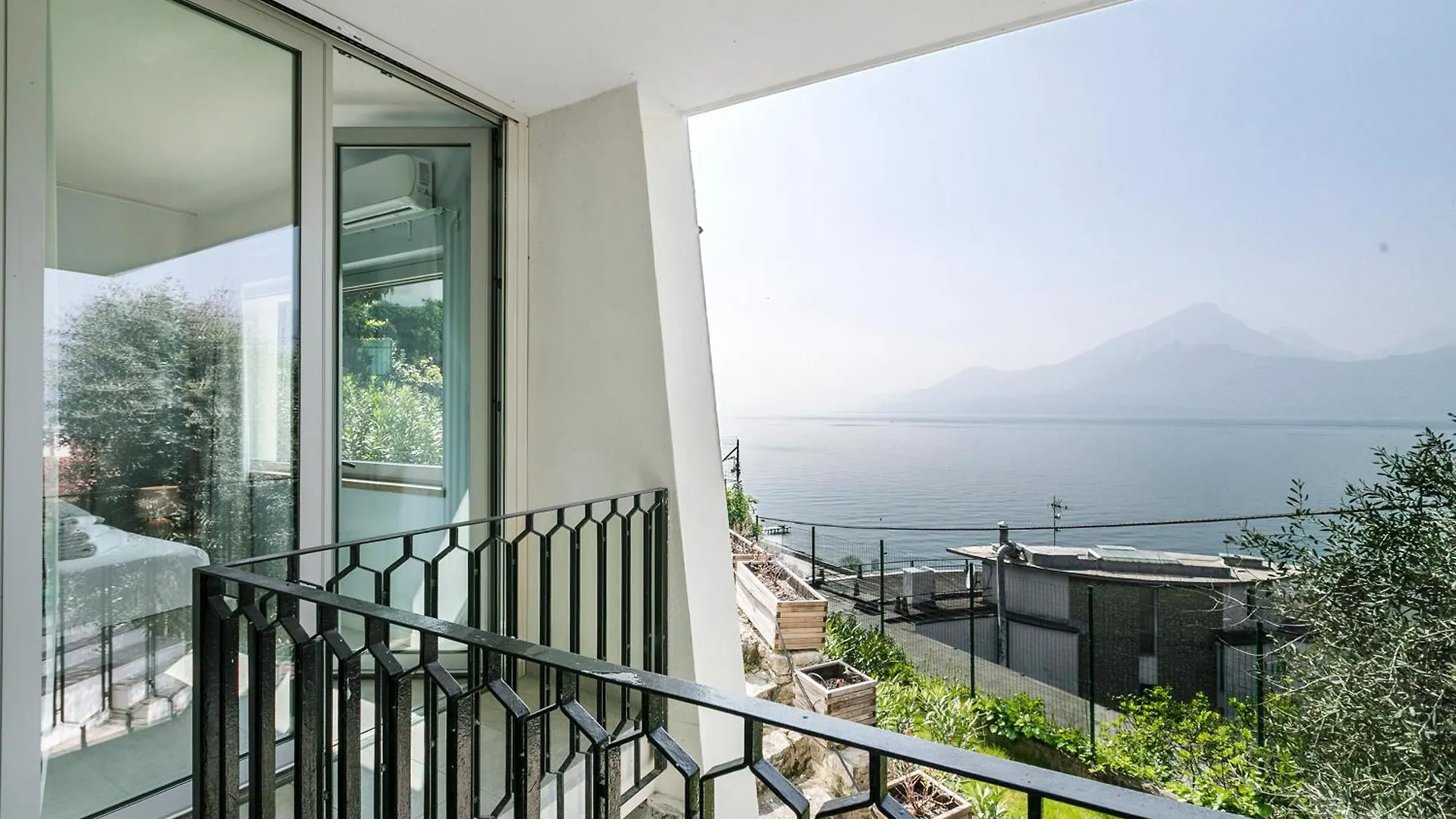 Lake View Villa Mercurio With Shared Pool Brenzone sul Garda 0*,  İtalya