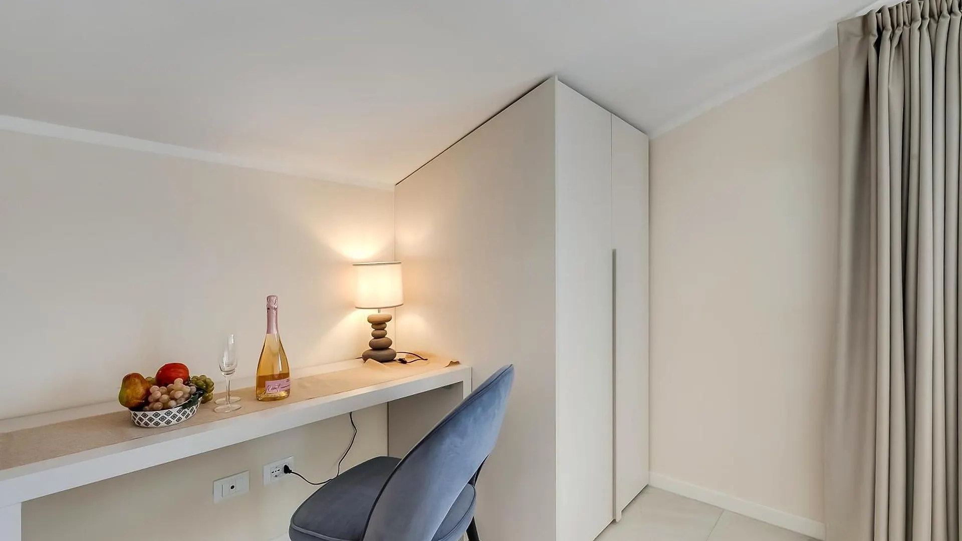 Daire Lake View Villa Mercurio With Shared Pool Brenzone sul Garda