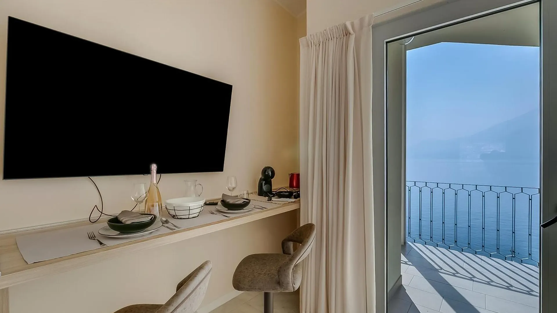 Lake View Villa Mercurio With Shared Pool Brenzone sul Garda