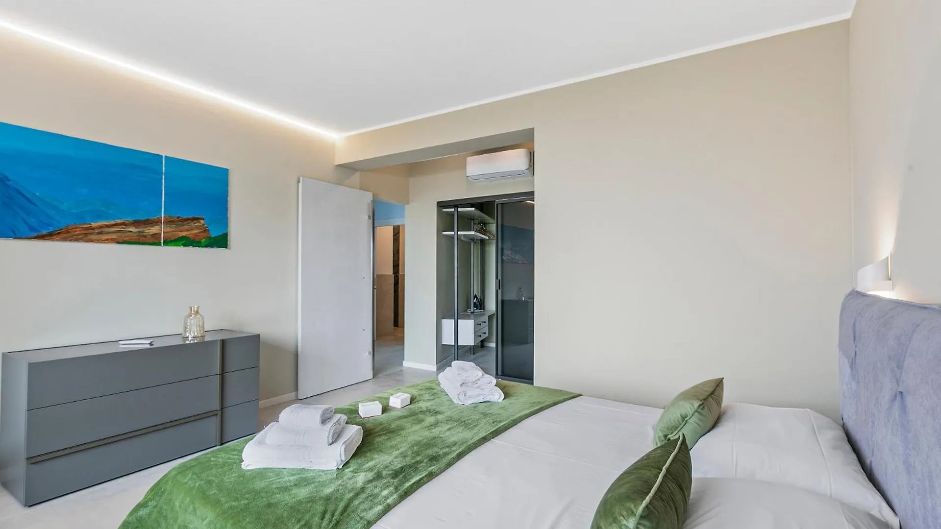 Lake View Villa Mercurio With Shared Pool Brenzone sul Garda Daire