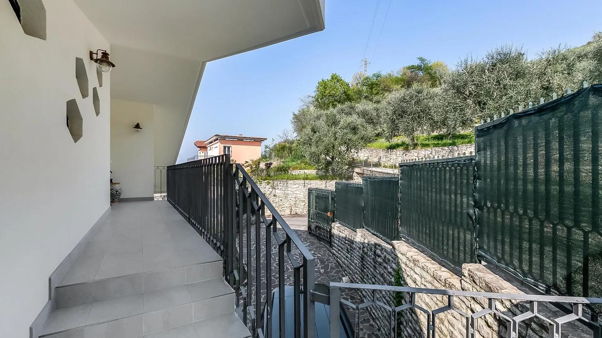 Lake View Villa Mercurio With Shared Pool Brenzone sul Garda