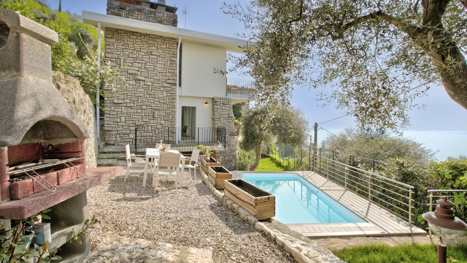 Lake View Villa Mercurio With Shared Pool Brenzone sul Garda Daire